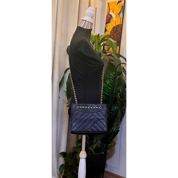 ✺ AUTHENTIC TORY BURCH NAVY BLUE QUILTED LEATHER FLEMING/ALEXA HANDBAG - Picture 10 of 11